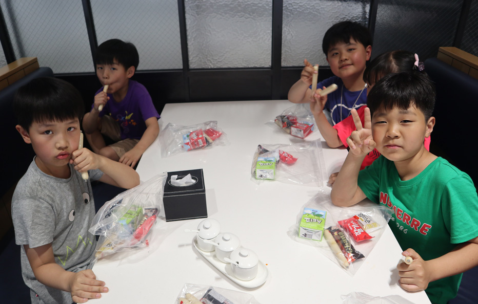 an excursion to Lotte World Aquarium.